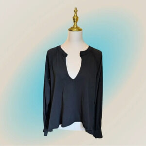 Free People Movement Women’s V Neck Over Sized Black Tee Size S